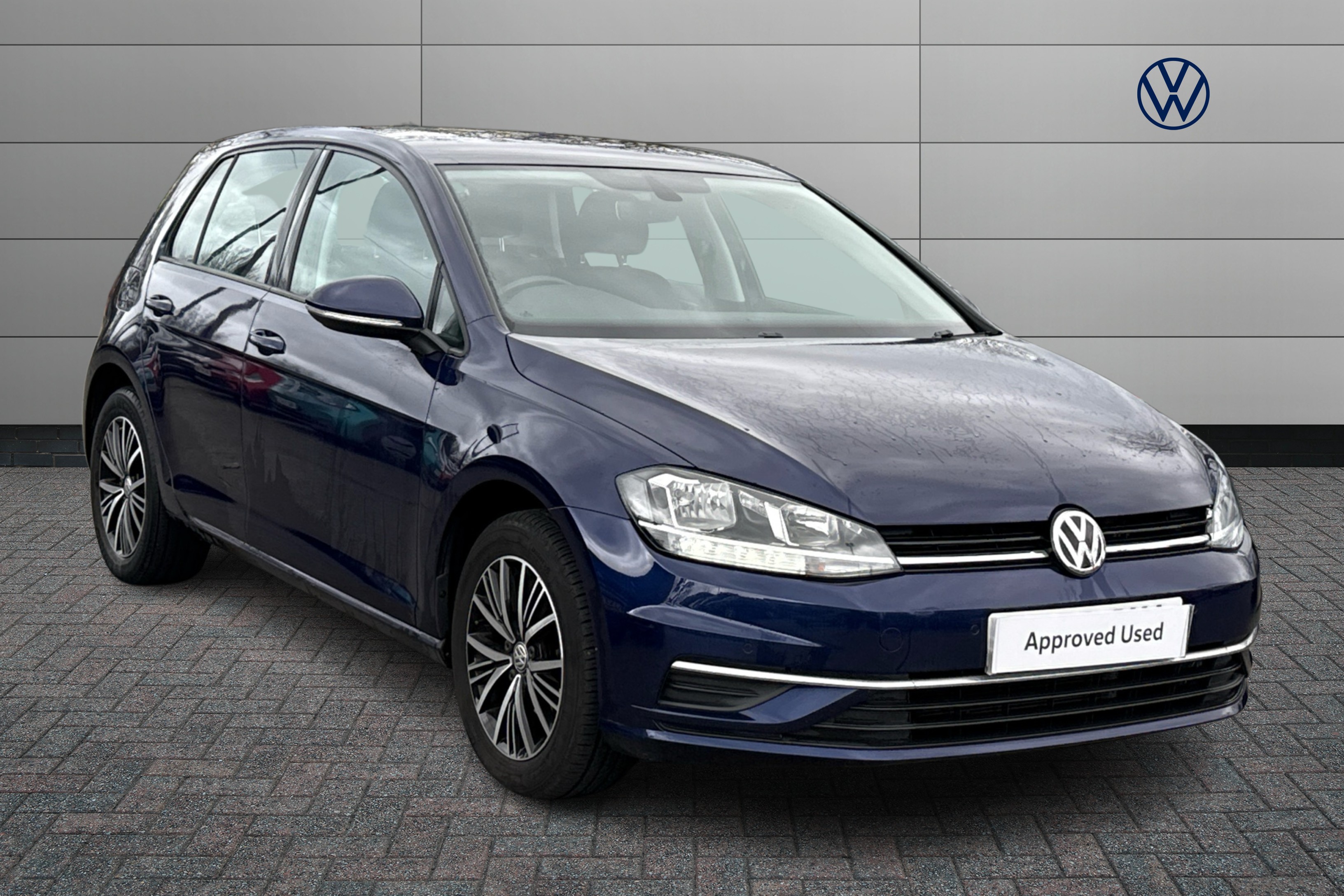 Main listing image - Volkswagen Golf