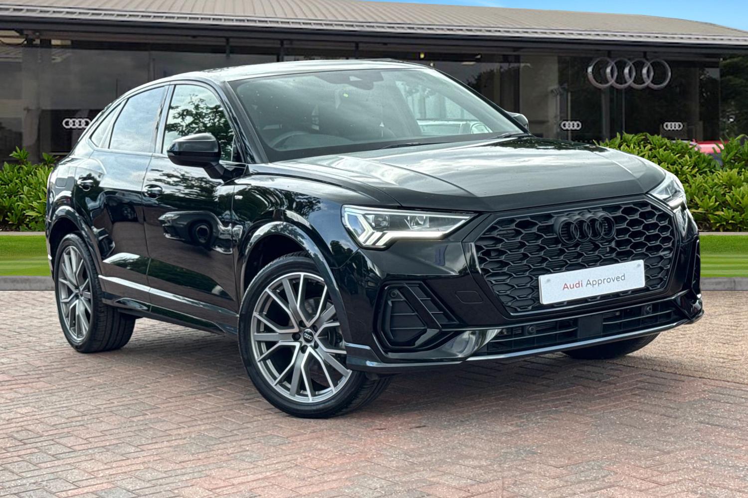 Main listing image - Audi Q3