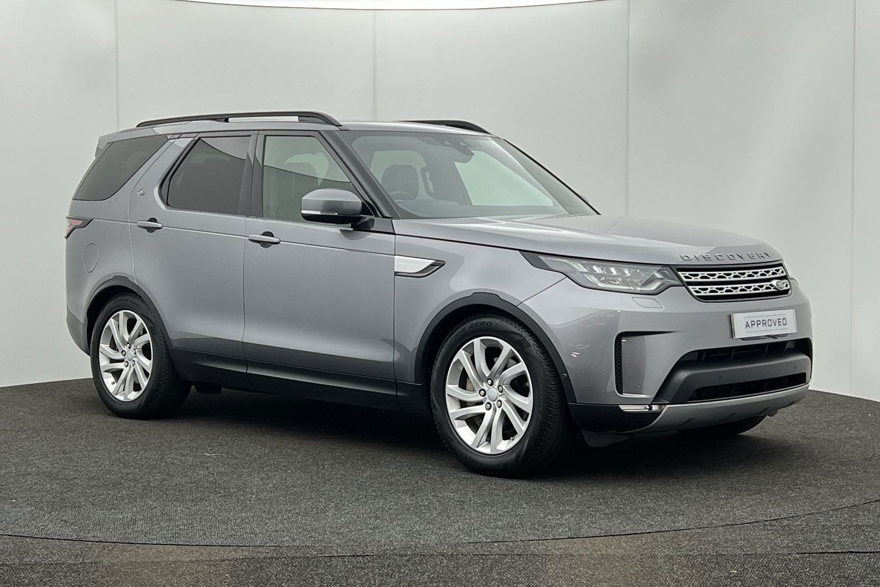 Main listing image - Land Rover Discovery