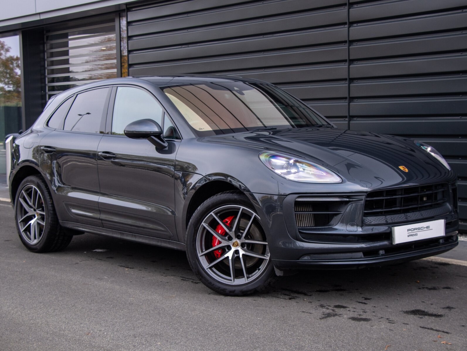 Main listing image - Porsche Macan