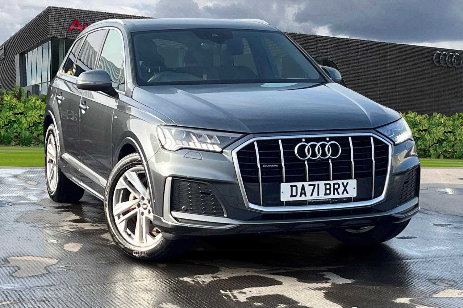 Main listing image - Audi Q7