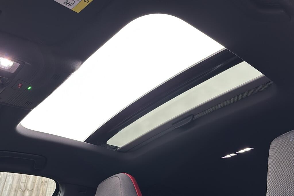 Main listing image - Volkswagen Golf GTI