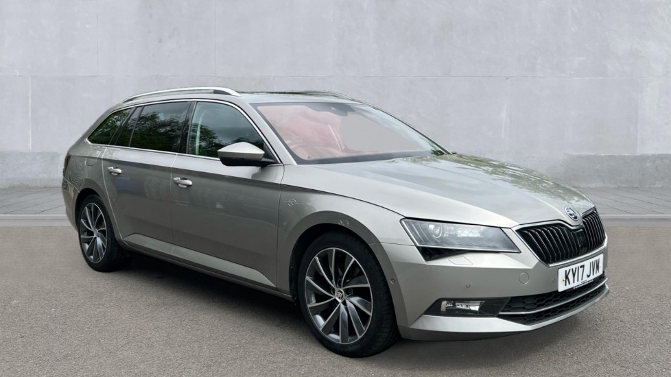 Main listing image - Skoda Superb Estate
