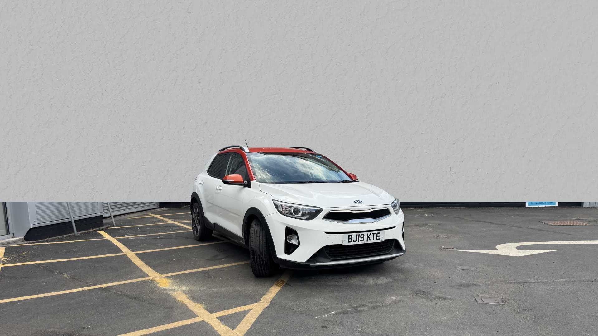 Main listing image - Kia Stonic