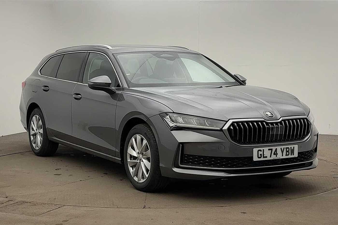 Main listing image - Skoda Superb Estate