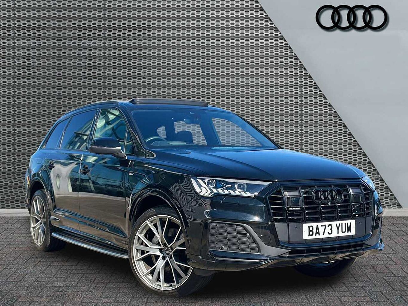 Main listing image - Audi Q7