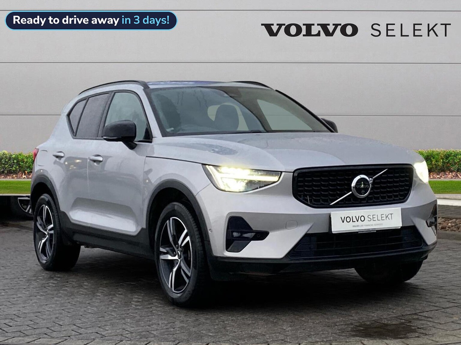 Main listing image - Volvo XC40