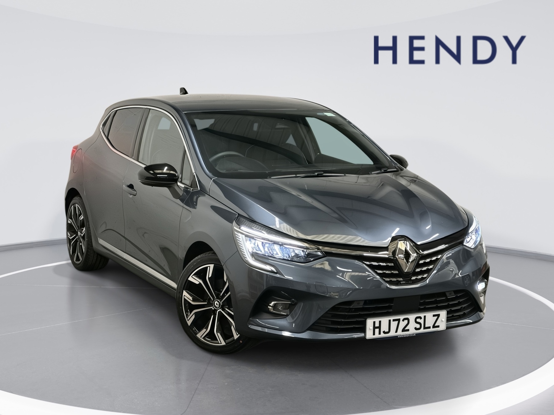 Main listing image - Renault Clio