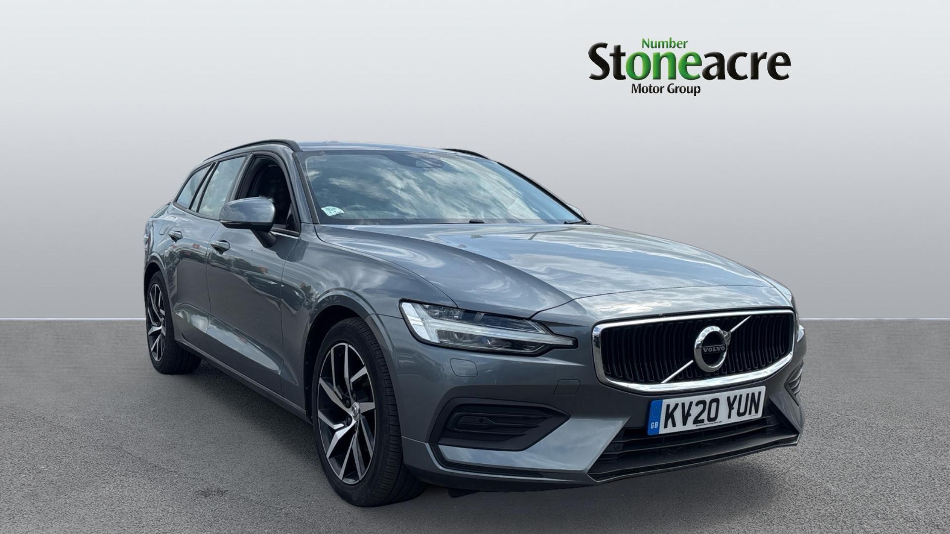Main listing image - Volvo V60