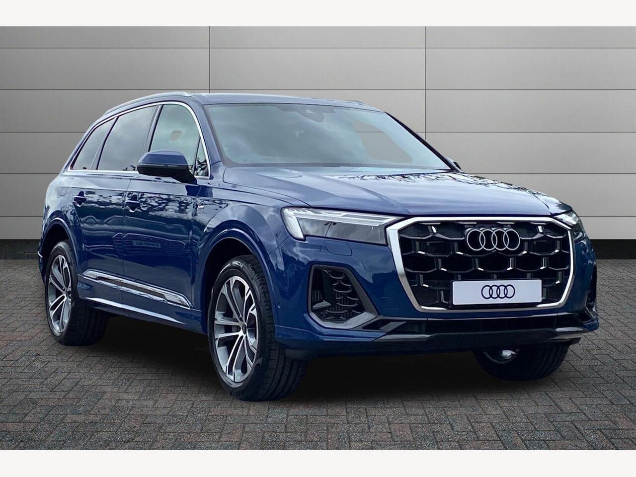 Main listing image - Audi Q7