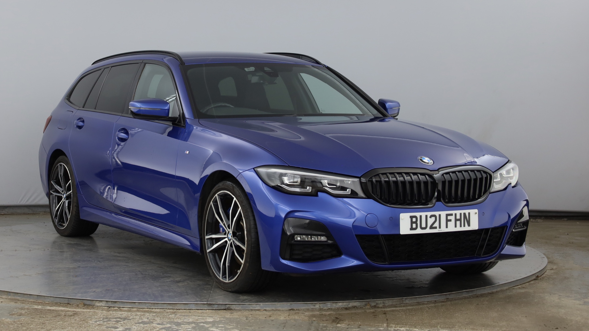 Main listing image - BMW 3 Series Touring