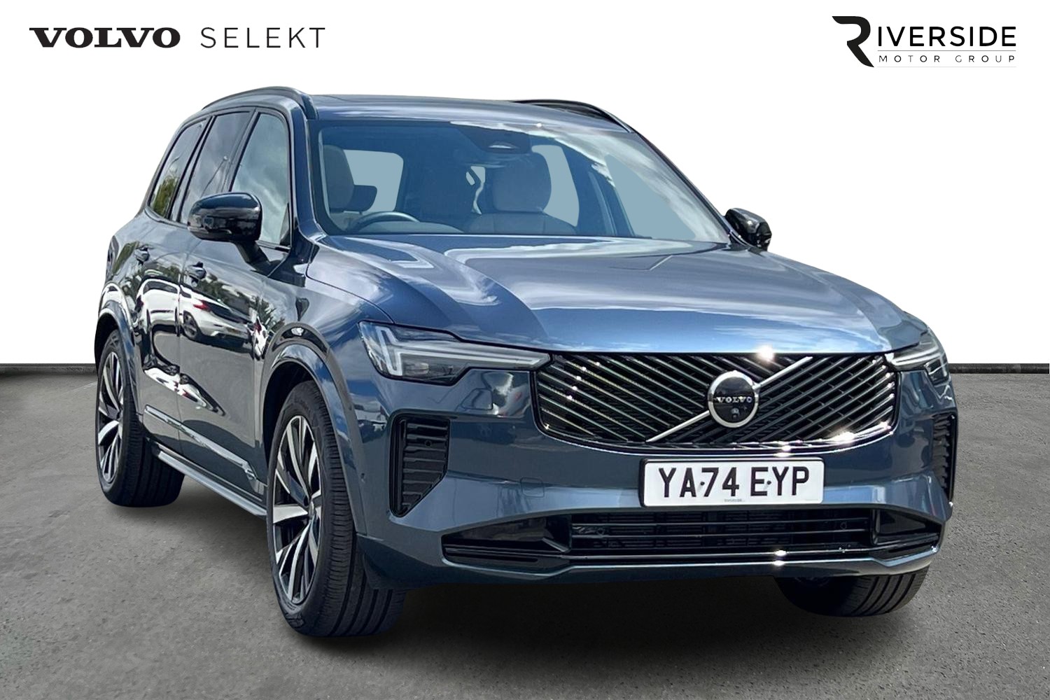 Main listing image - Volvo XC90