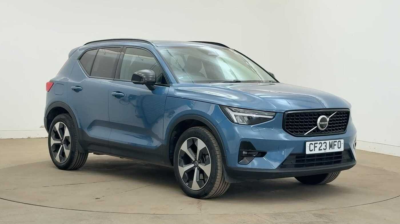 Main listing image - Volvo XC40