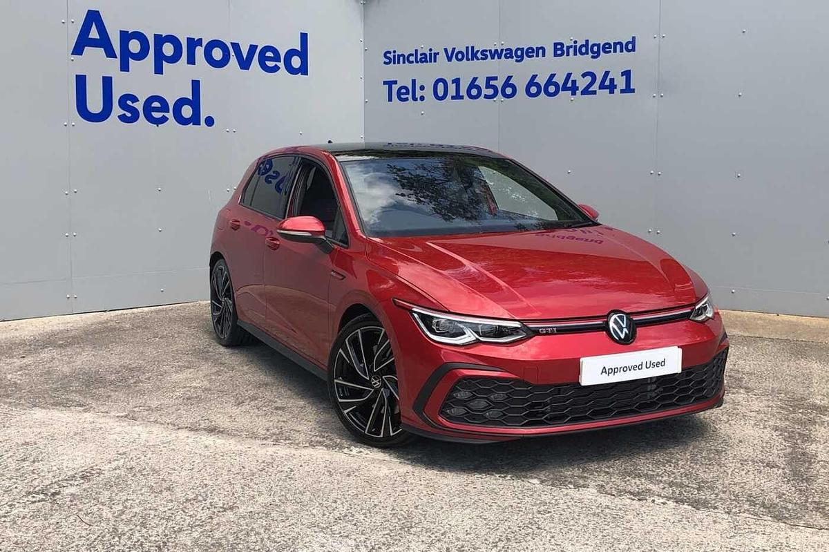 Main listing image - Volkswagen Golf