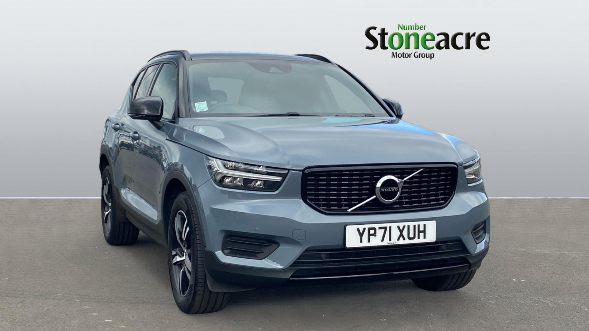 Main listing image - Volvo XC40
