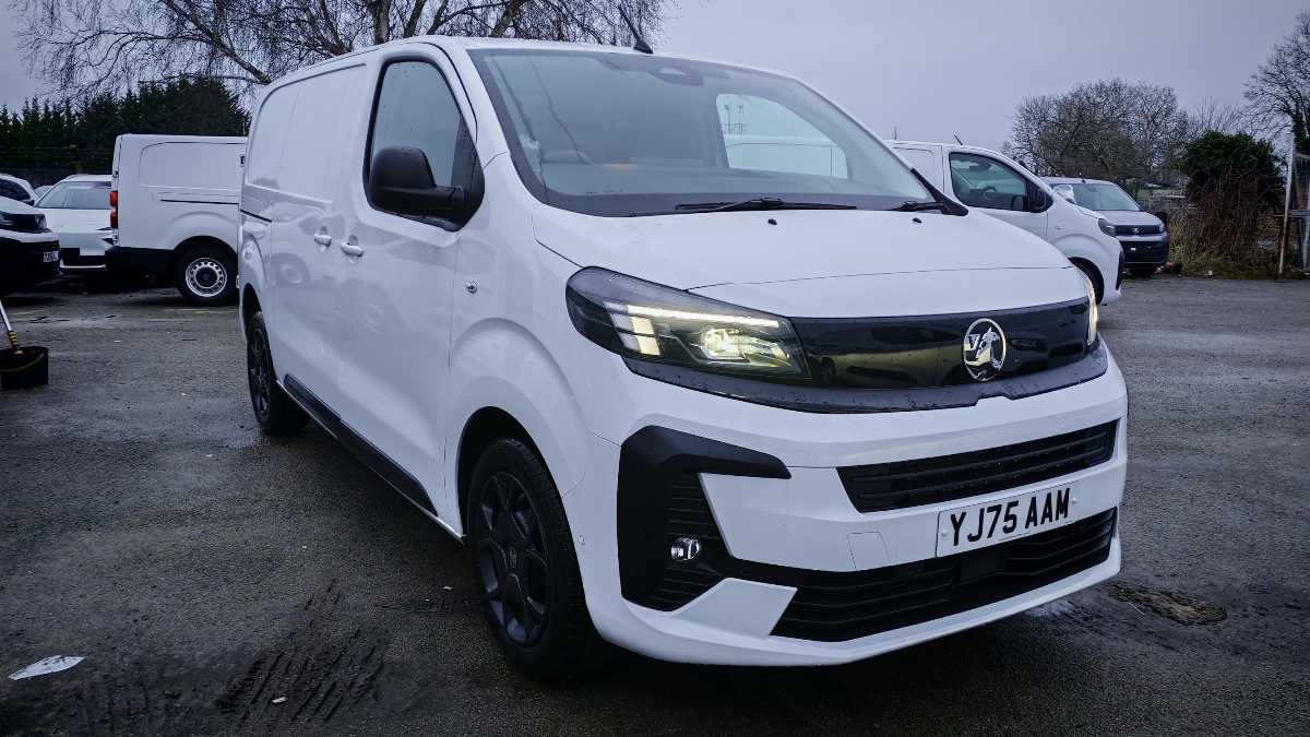 Main listing image - Vauxhall Vivaro