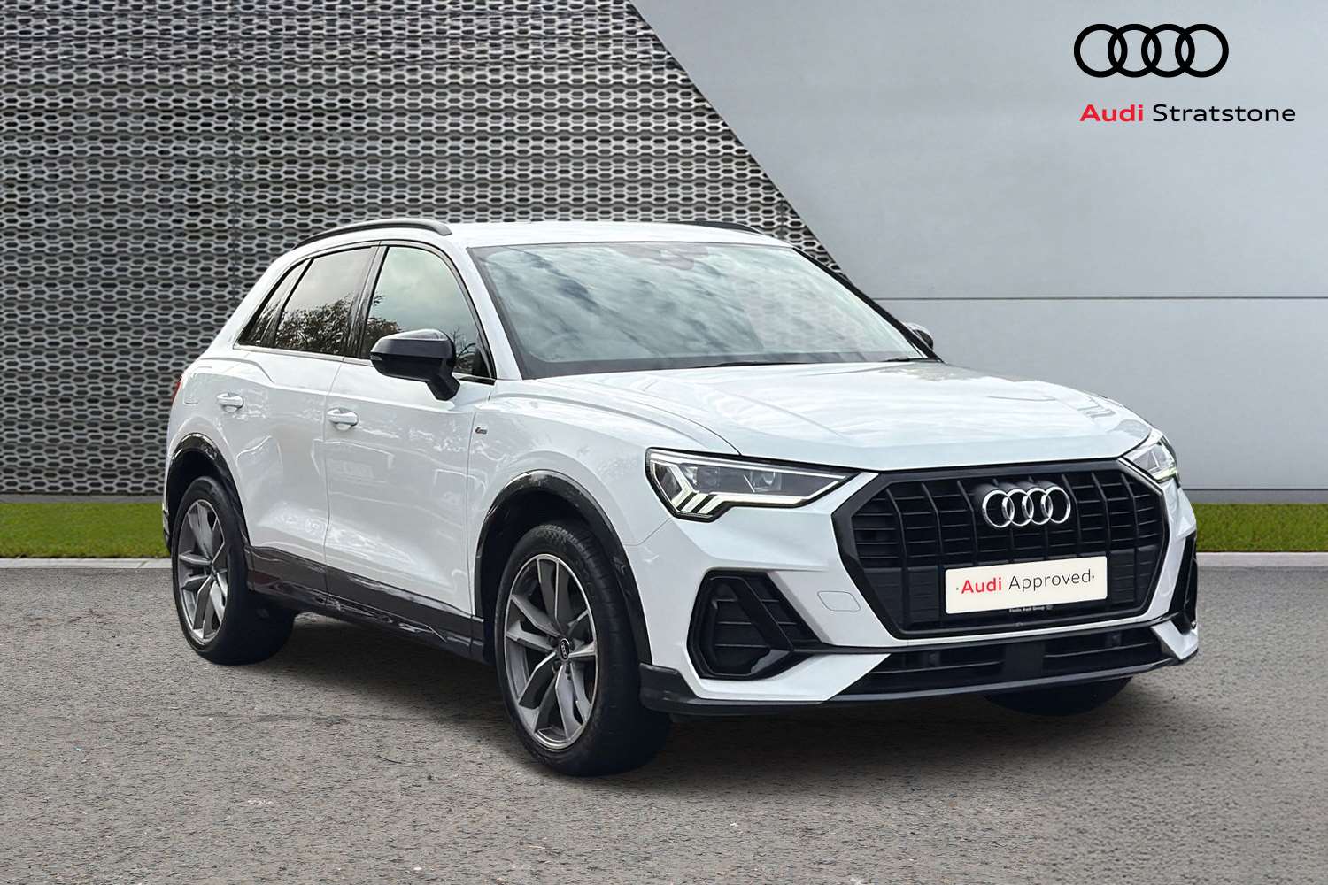 Main listing image - Audi Q3