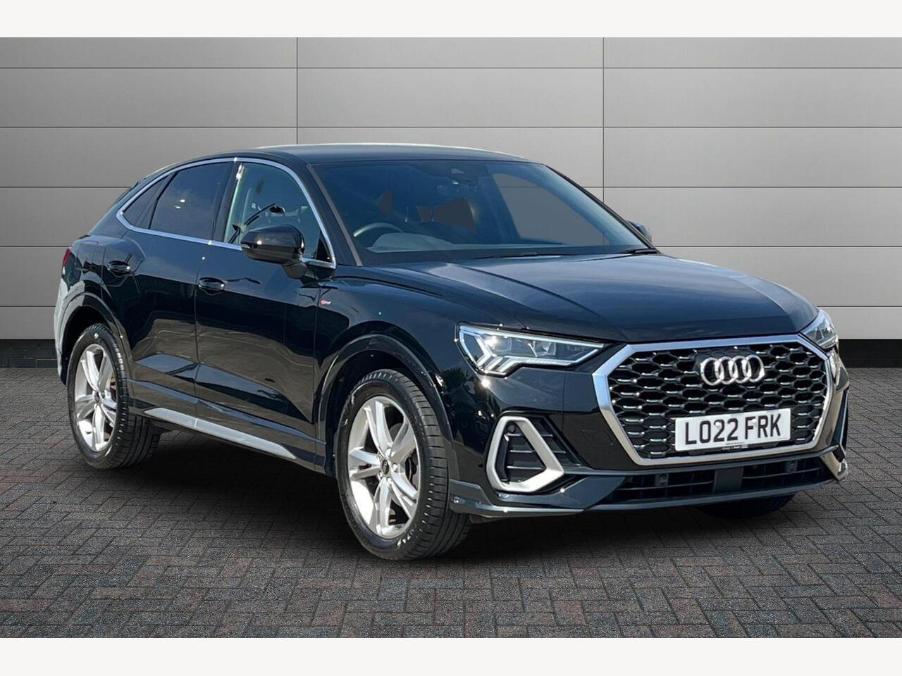 Main listing image - Audi Q3