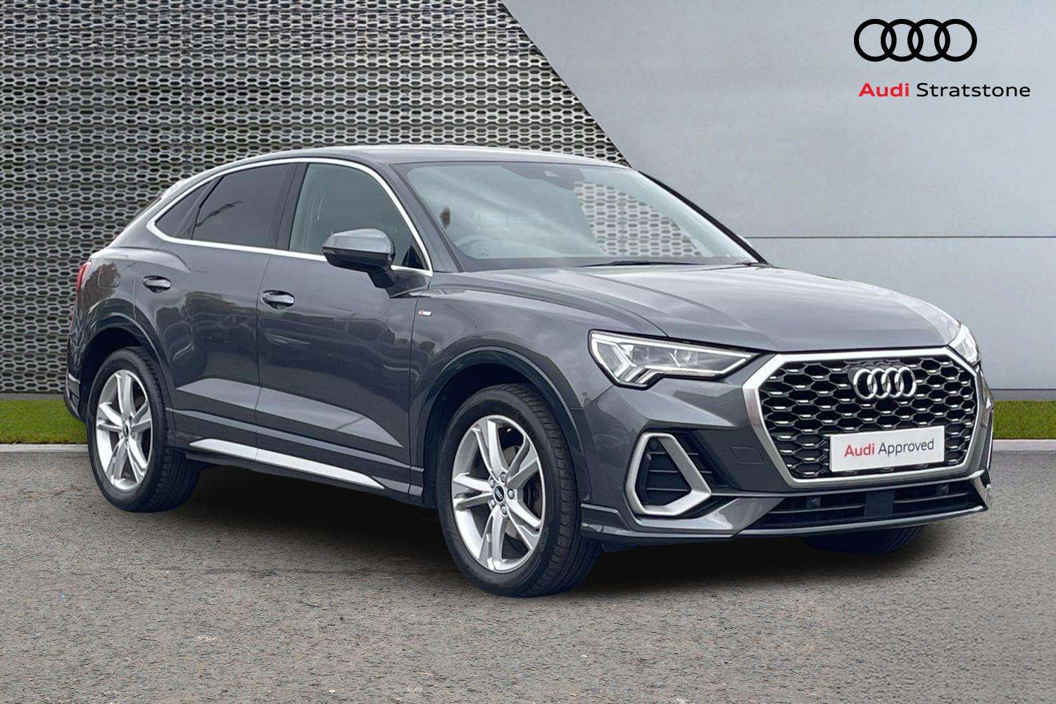 Main listing image - Audi Q3