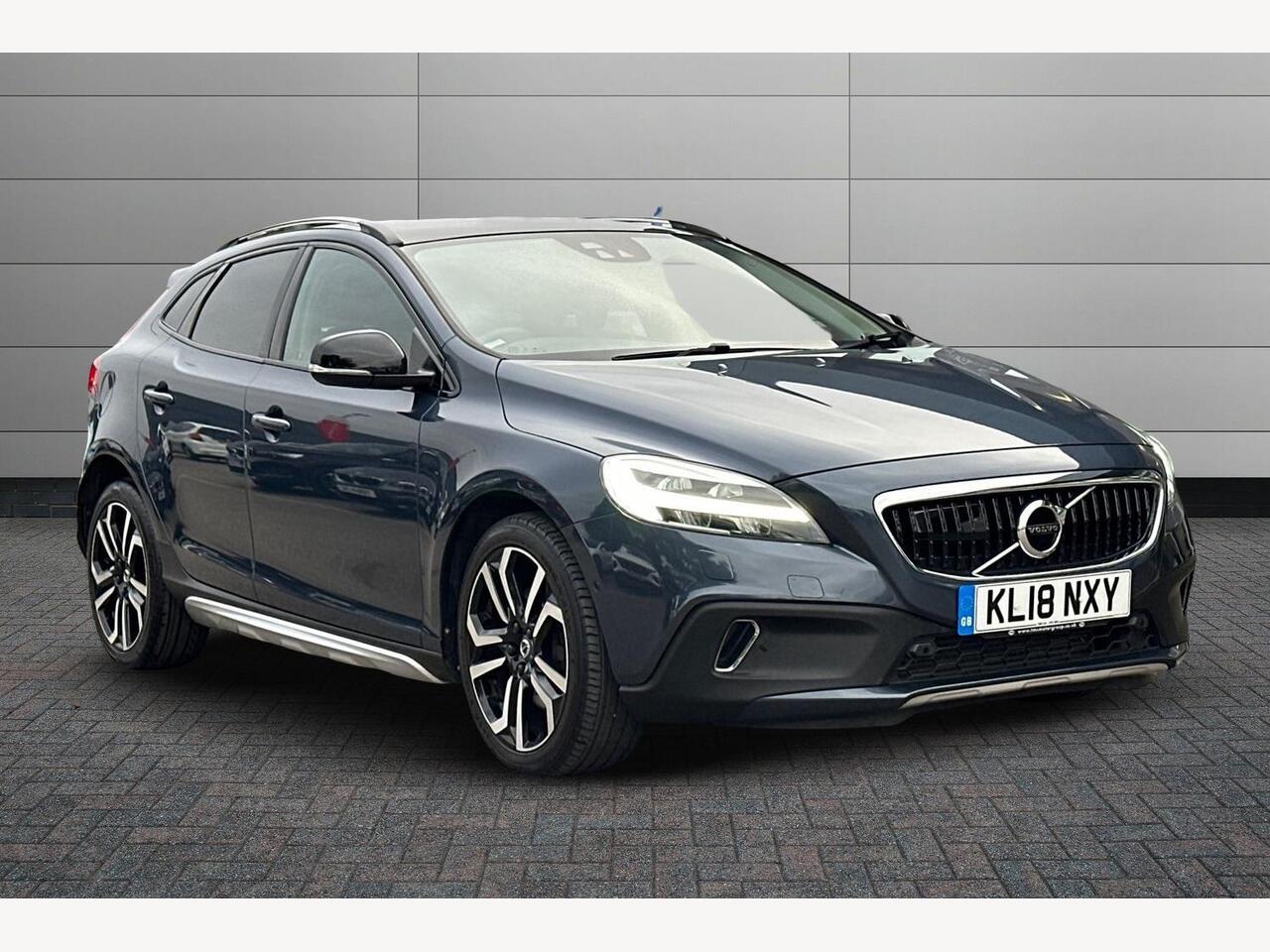 Main listing image - Volvo V40 Cross Country