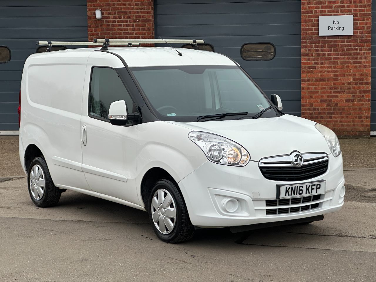 Main listing image - Vauxhall Combo