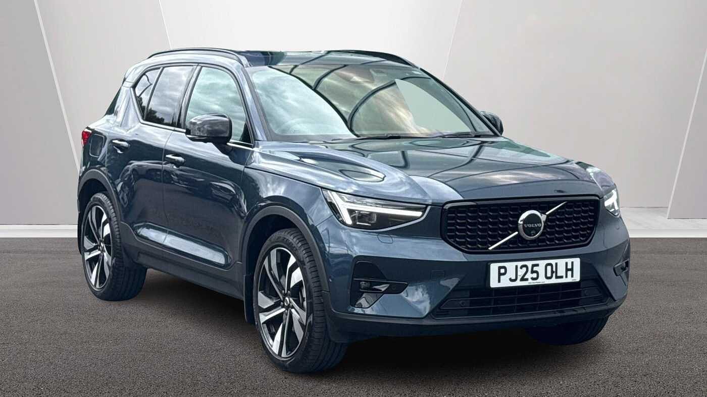 Main listing image - Volvo XC40