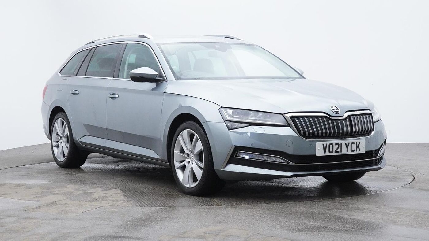 Main listing image - Skoda Superb Estate