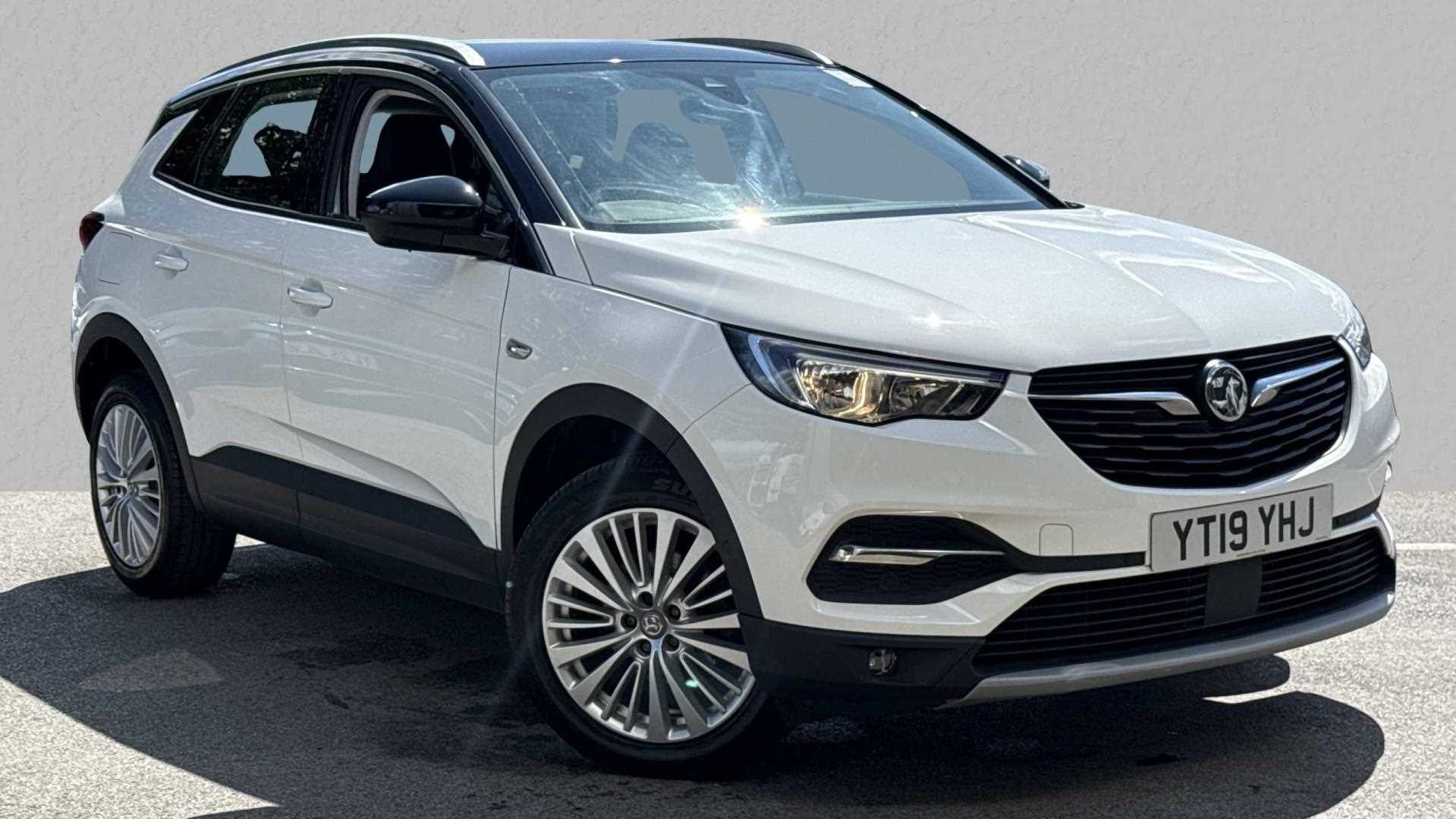 Main listing image - Vauxhall Grandland X