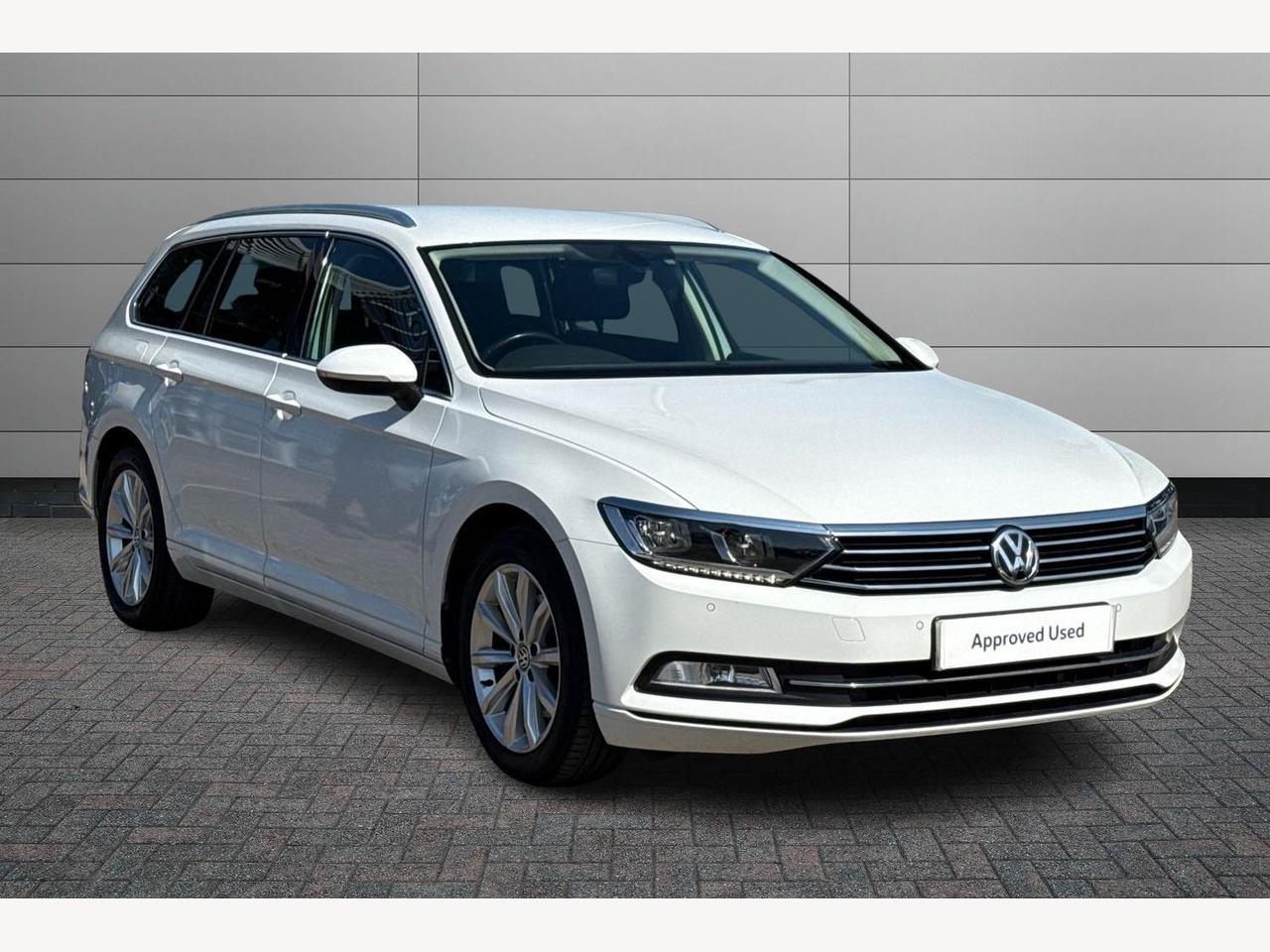 Main listing image - Volkswagen Passat Estate