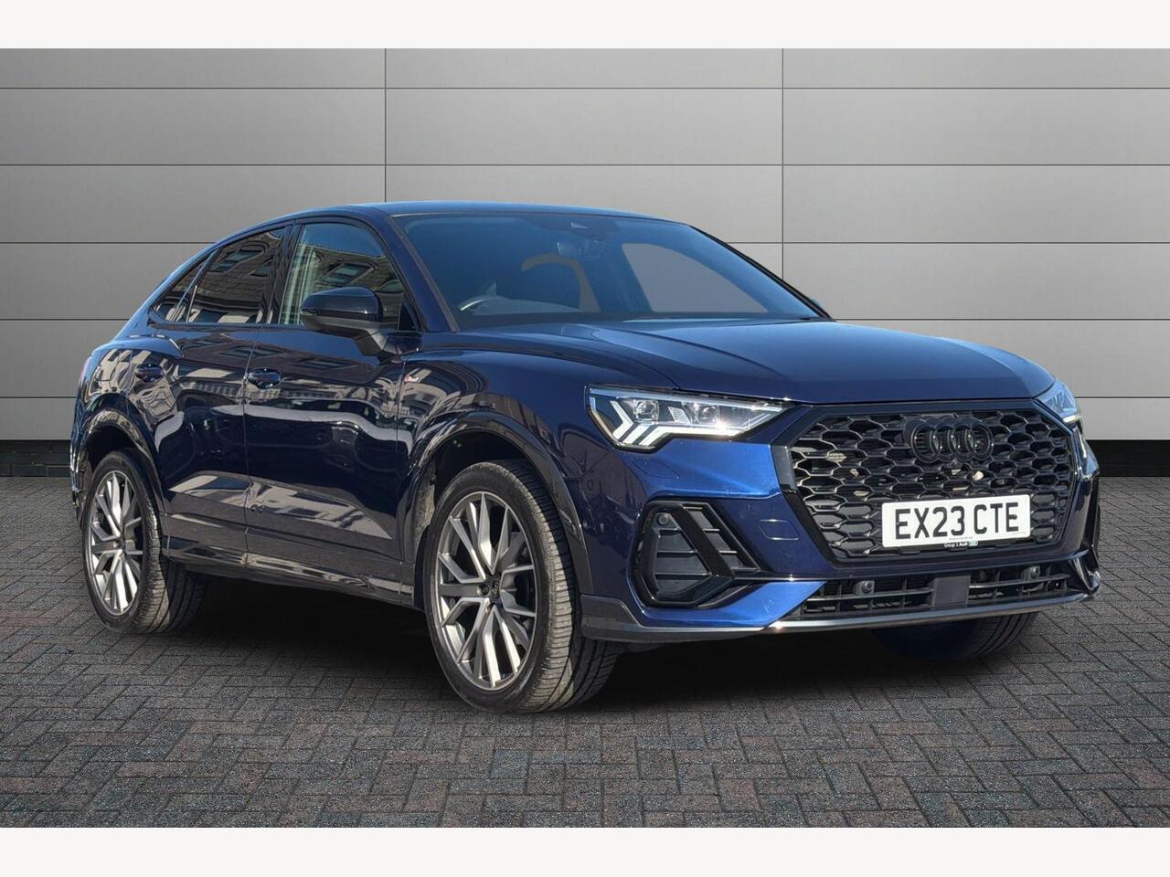 Main listing image - Audi Q3