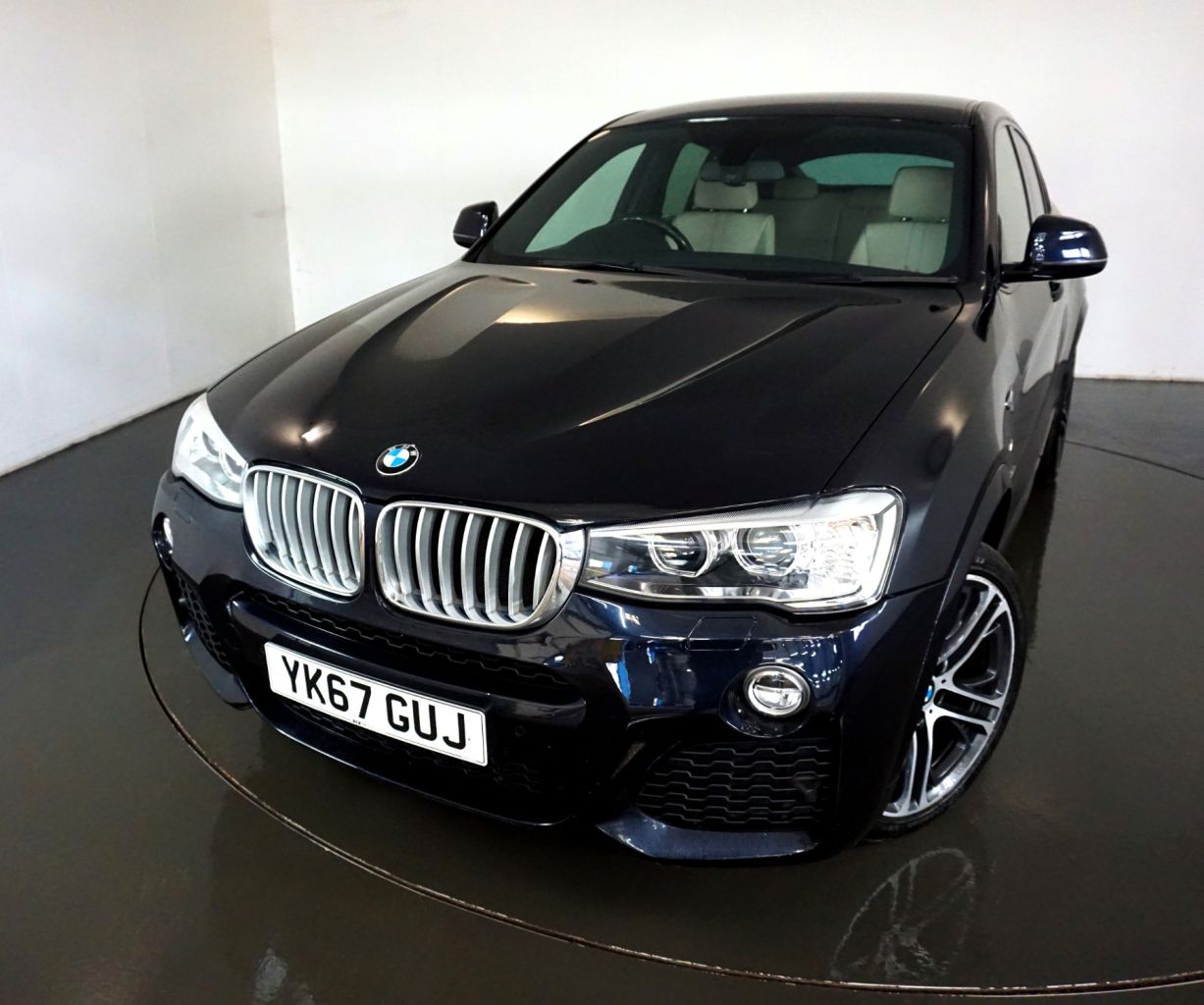 Main listing image - BMW X4