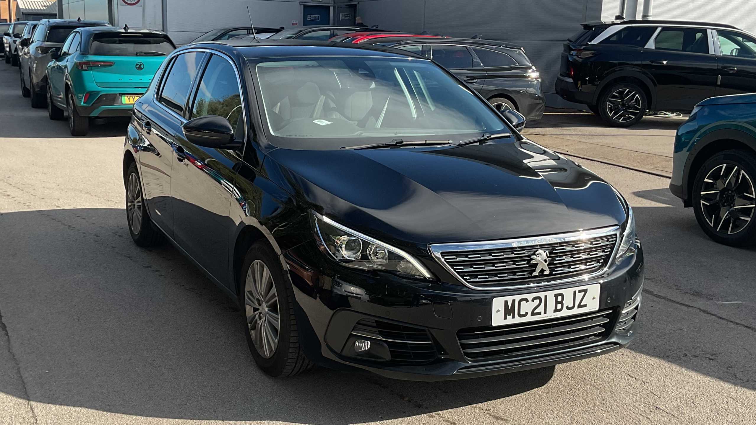 Main listing image - Peugeot 308