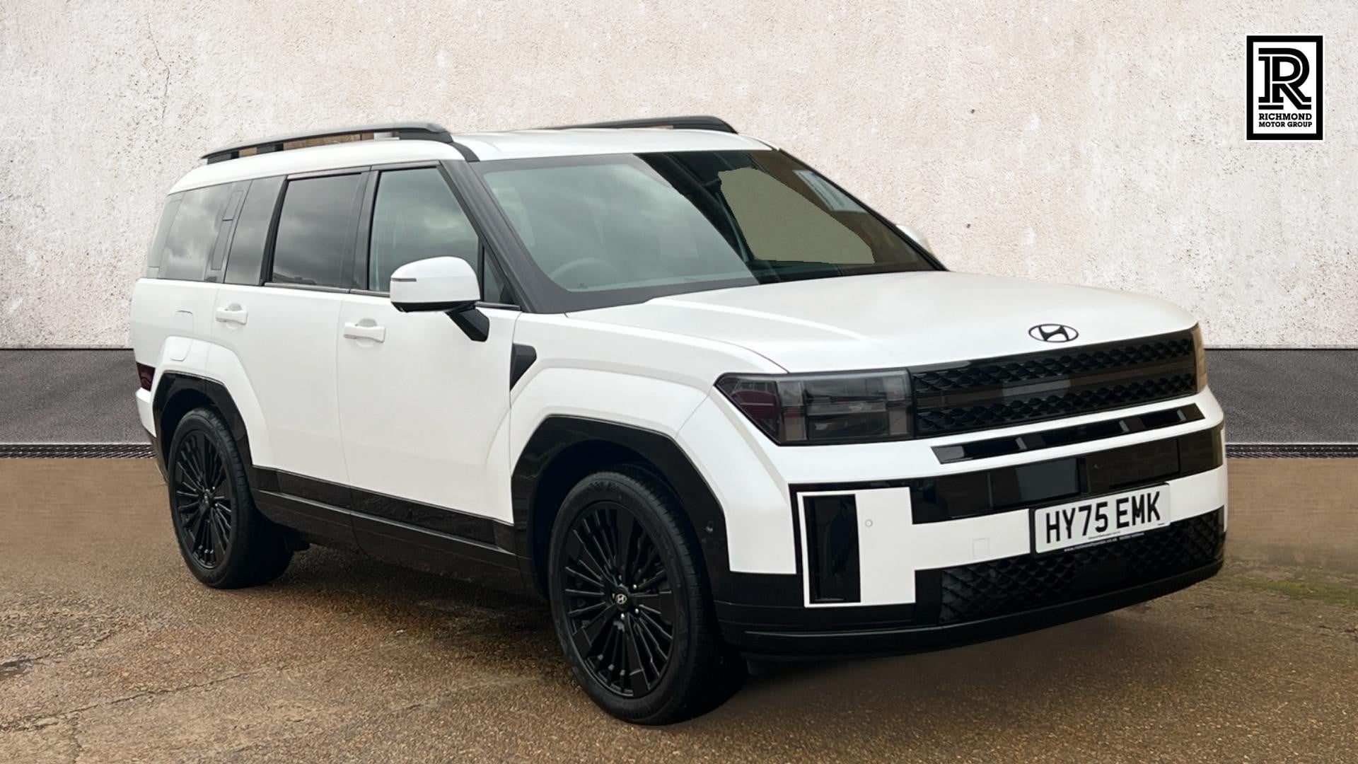 Main listing image - Hyundai Santa Fe