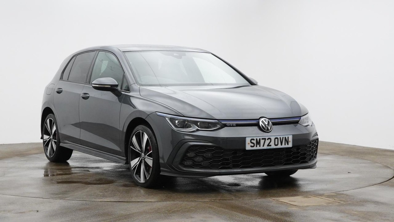 Main listing image - Volkswagen Golf GTE