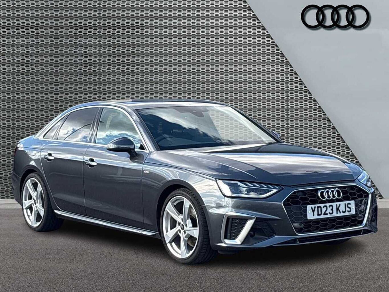 Main listing image - Audi A4