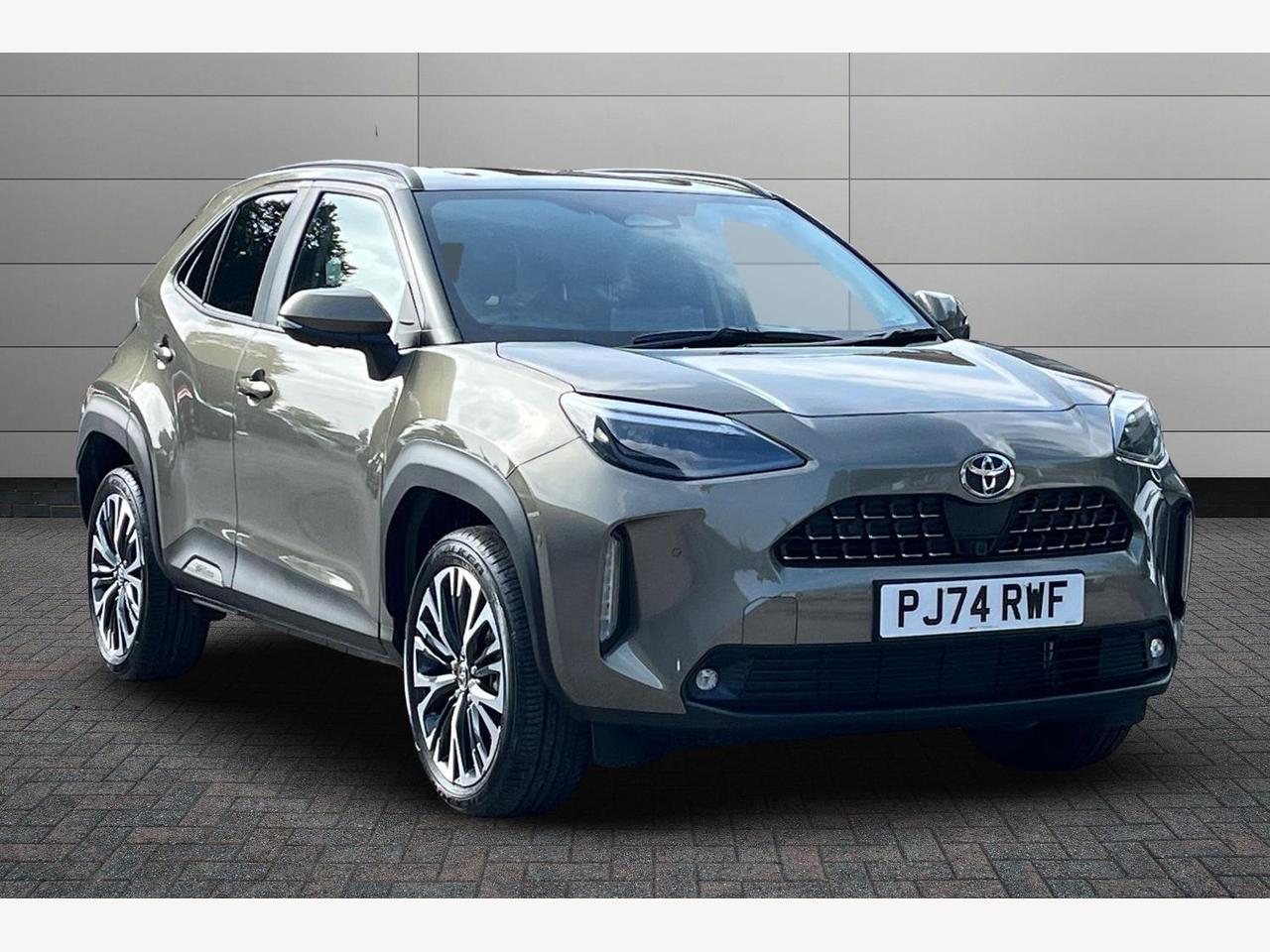 Main listing image - Toyota Yaris Cross