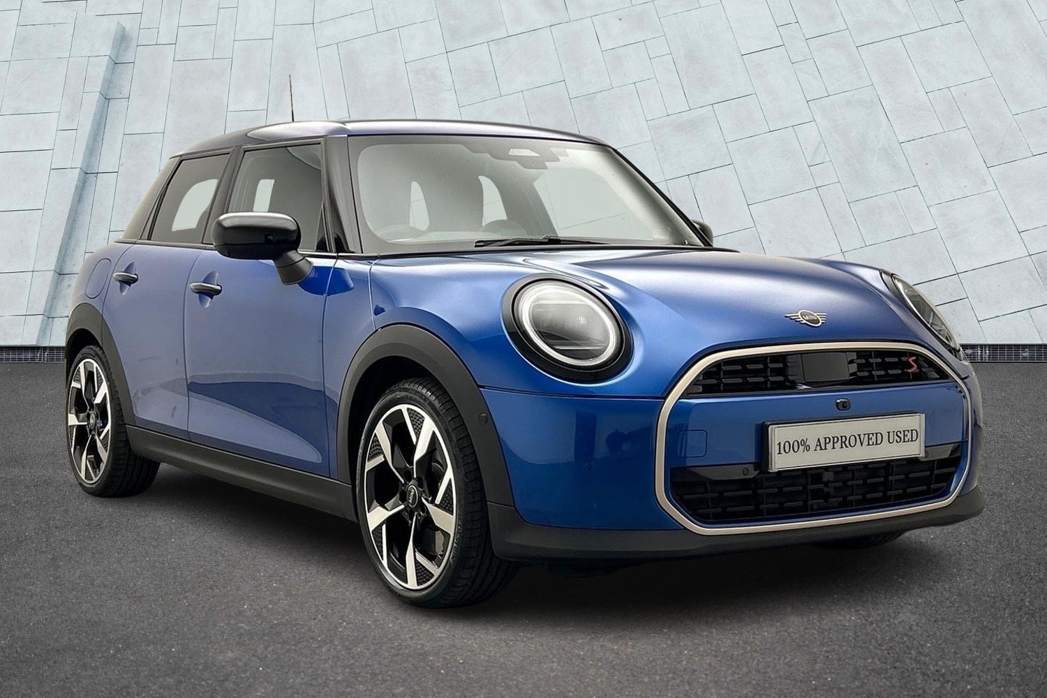 Main listing image - MINI Hatchback 5dr