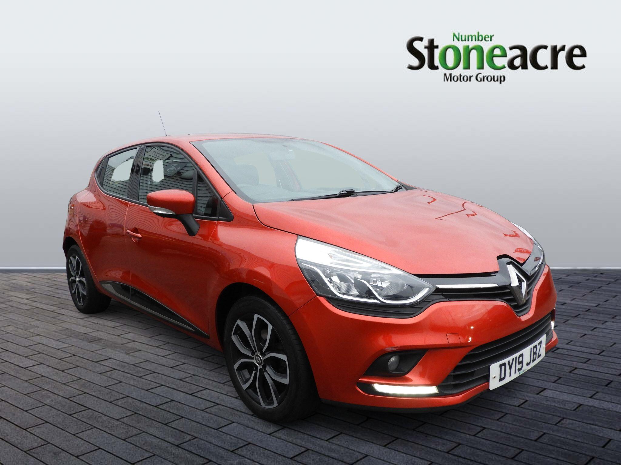 Main listing image - Renault Clio