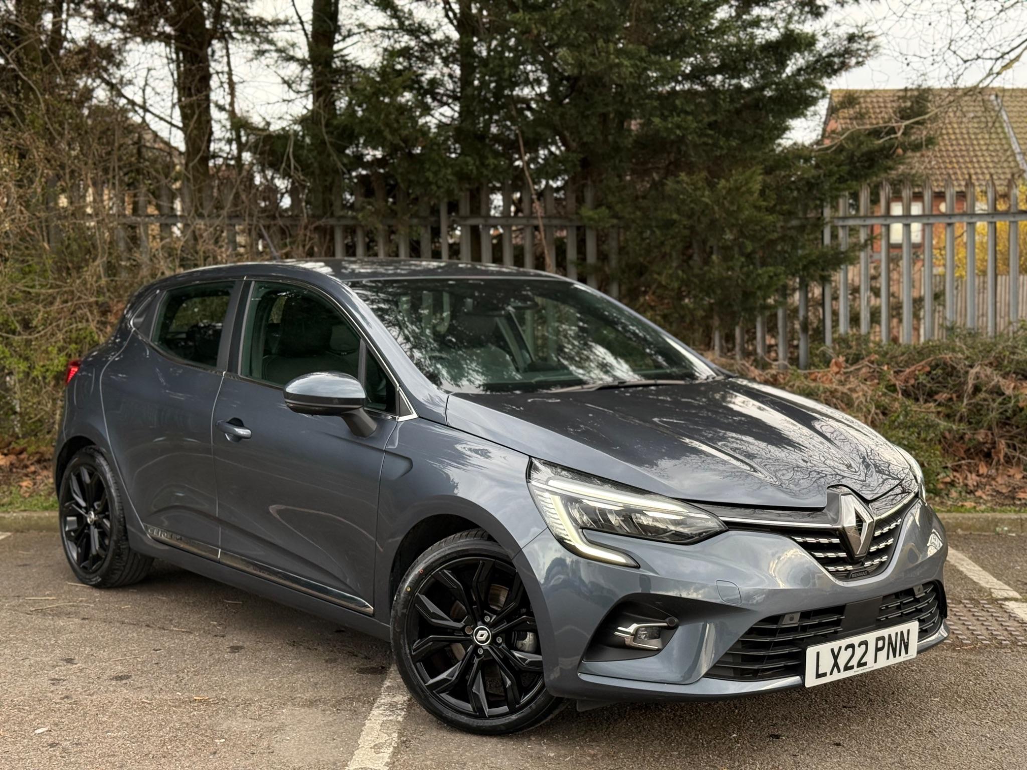 Main listing image - Renault Clio