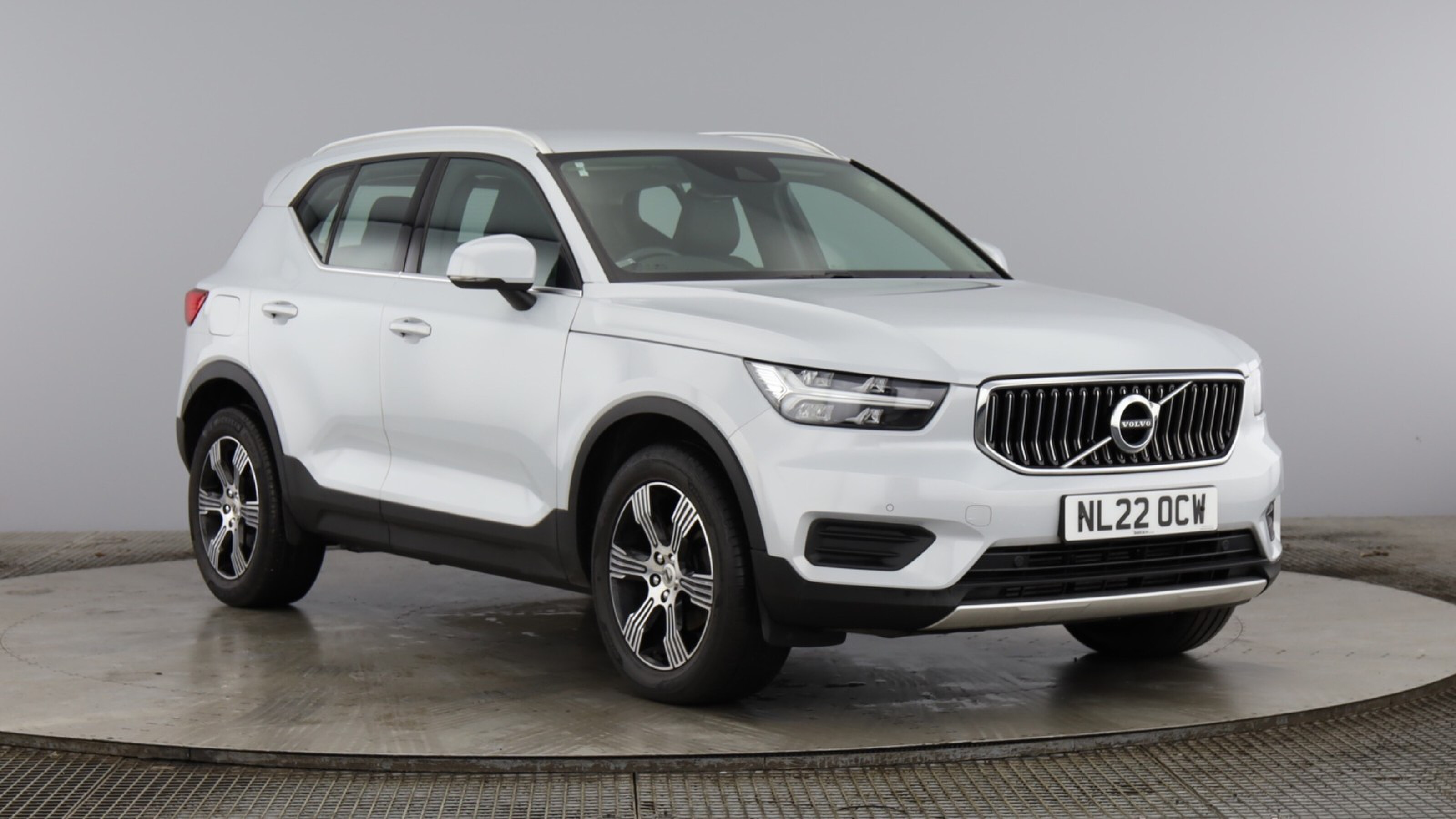 Main listing image - Volvo XC40