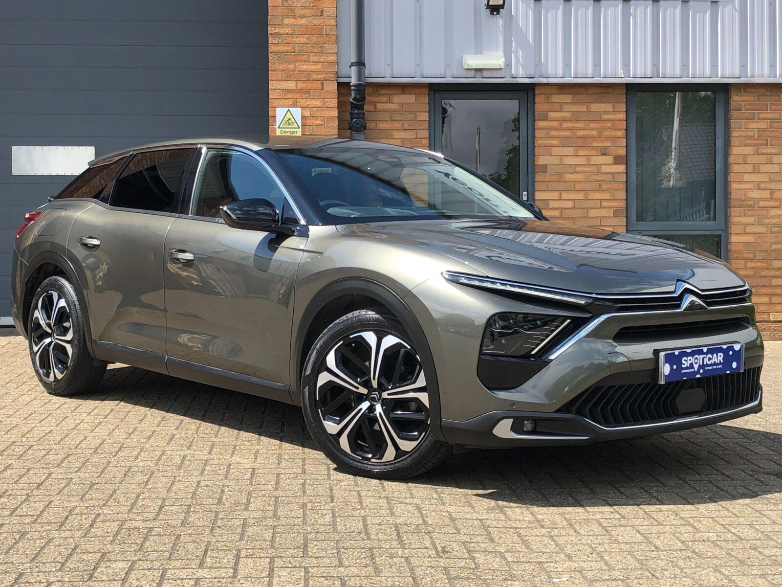 Main listing image - Citroen C5 X