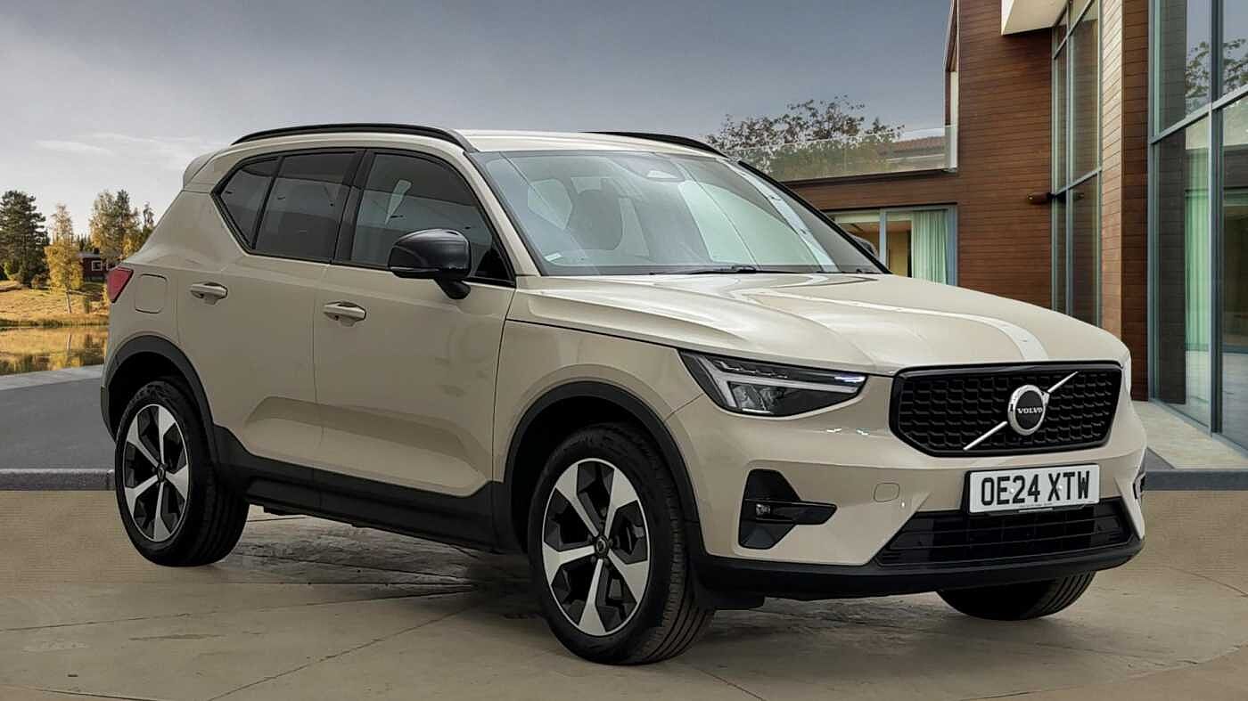 Main listing image - Volvo XC40