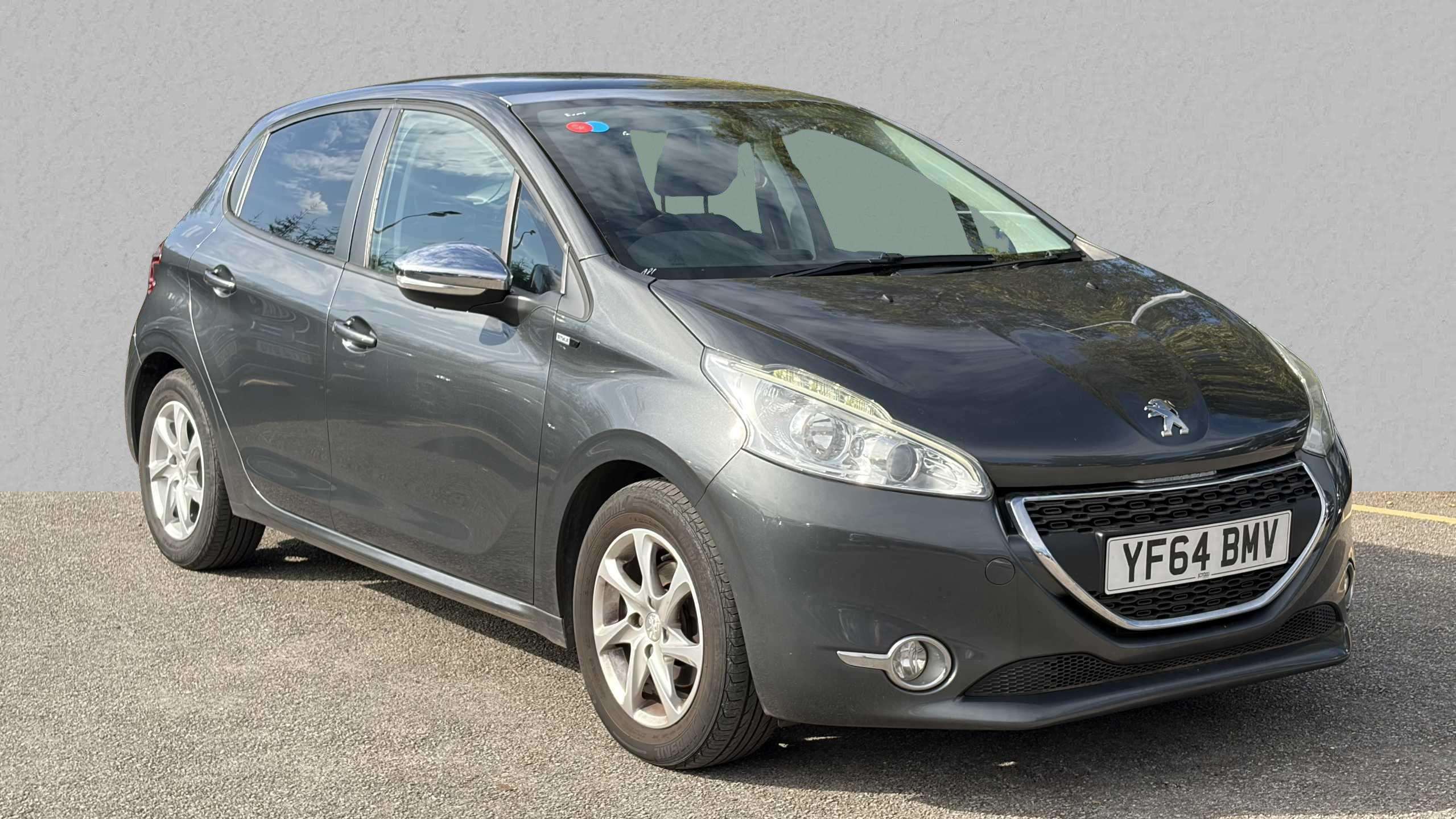 Main listing image - Peugeot 208