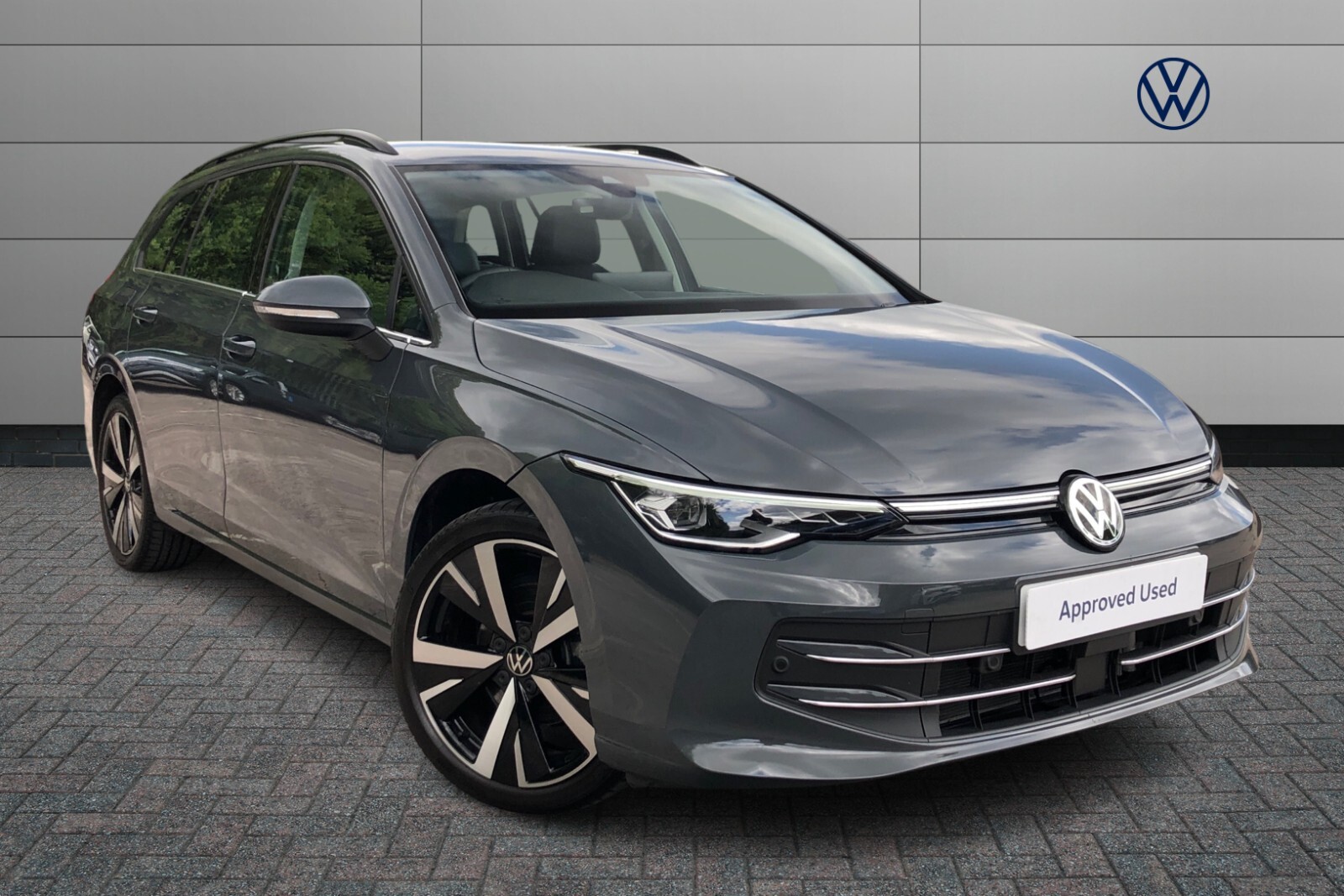 Main listing image - Volkswagen Golf Estate