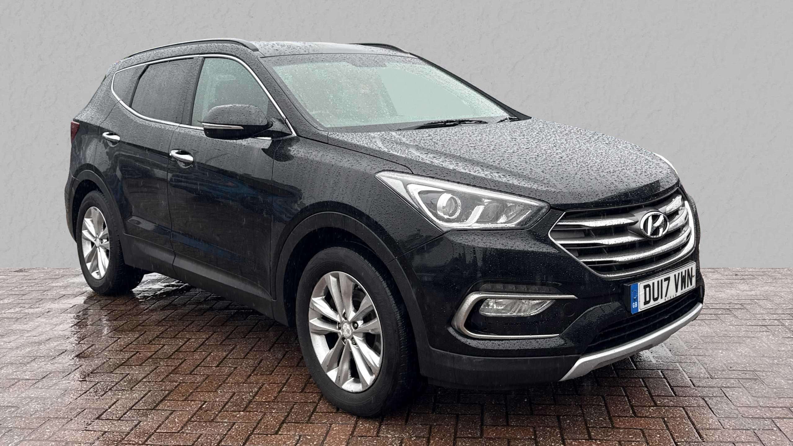Main listing image - Hyundai Santa Fe