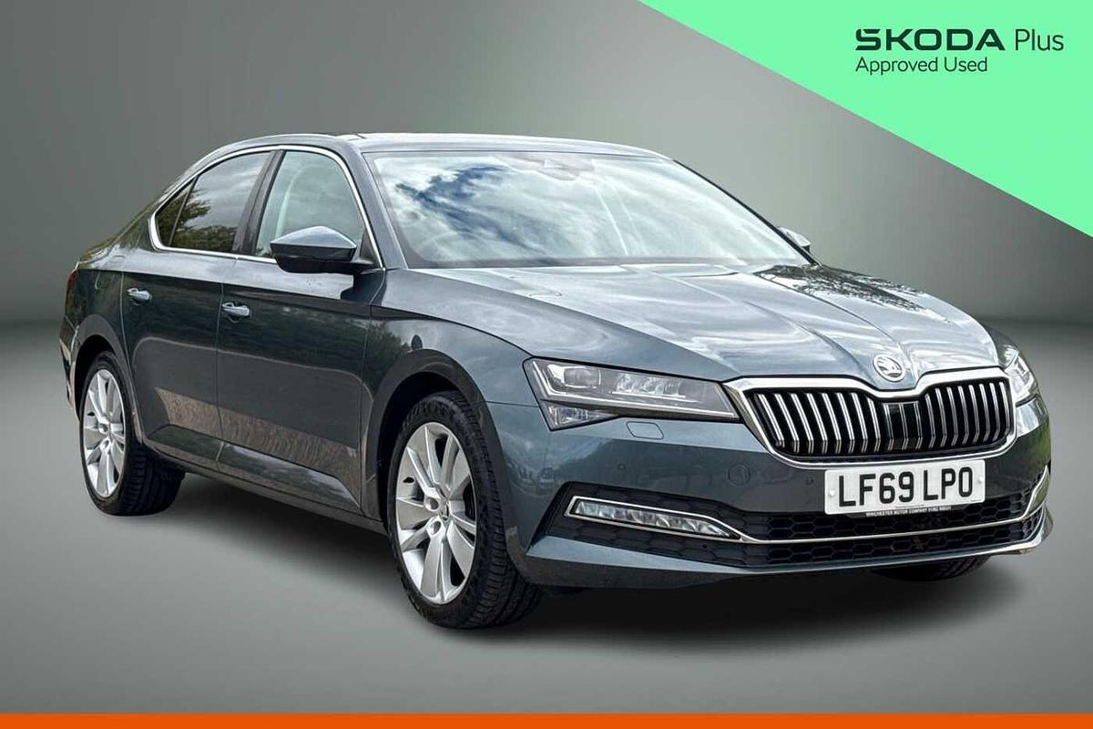 Main listing image - Skoda Superb