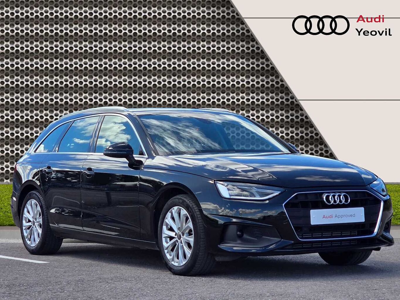Main listing image - Audi A4