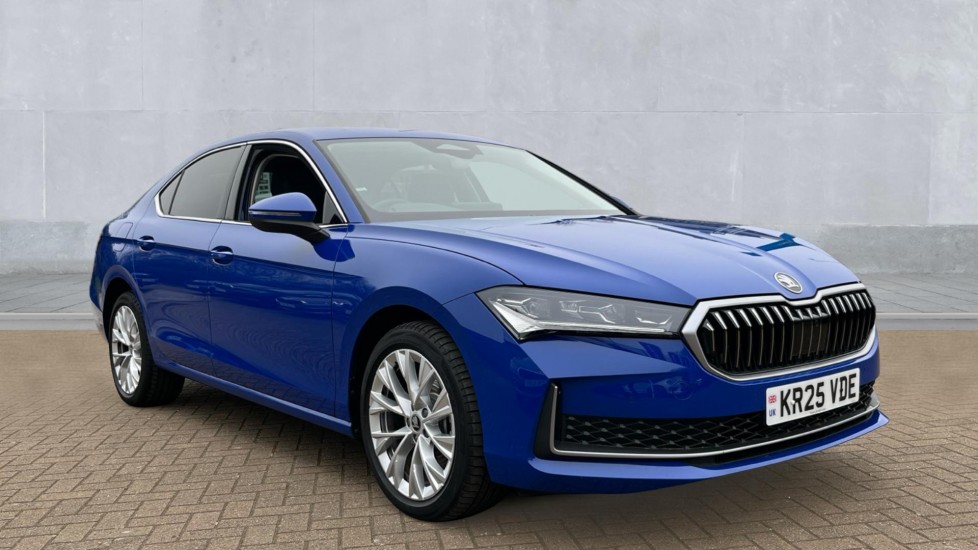 Main listing image - Skoda Superb