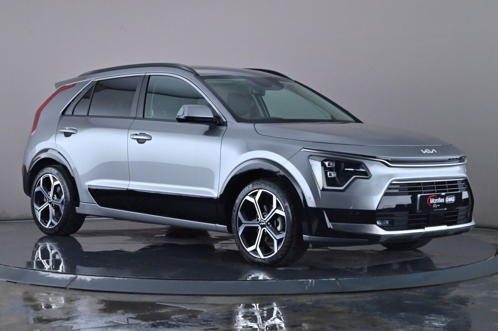 Main listing image - Kia Niro
