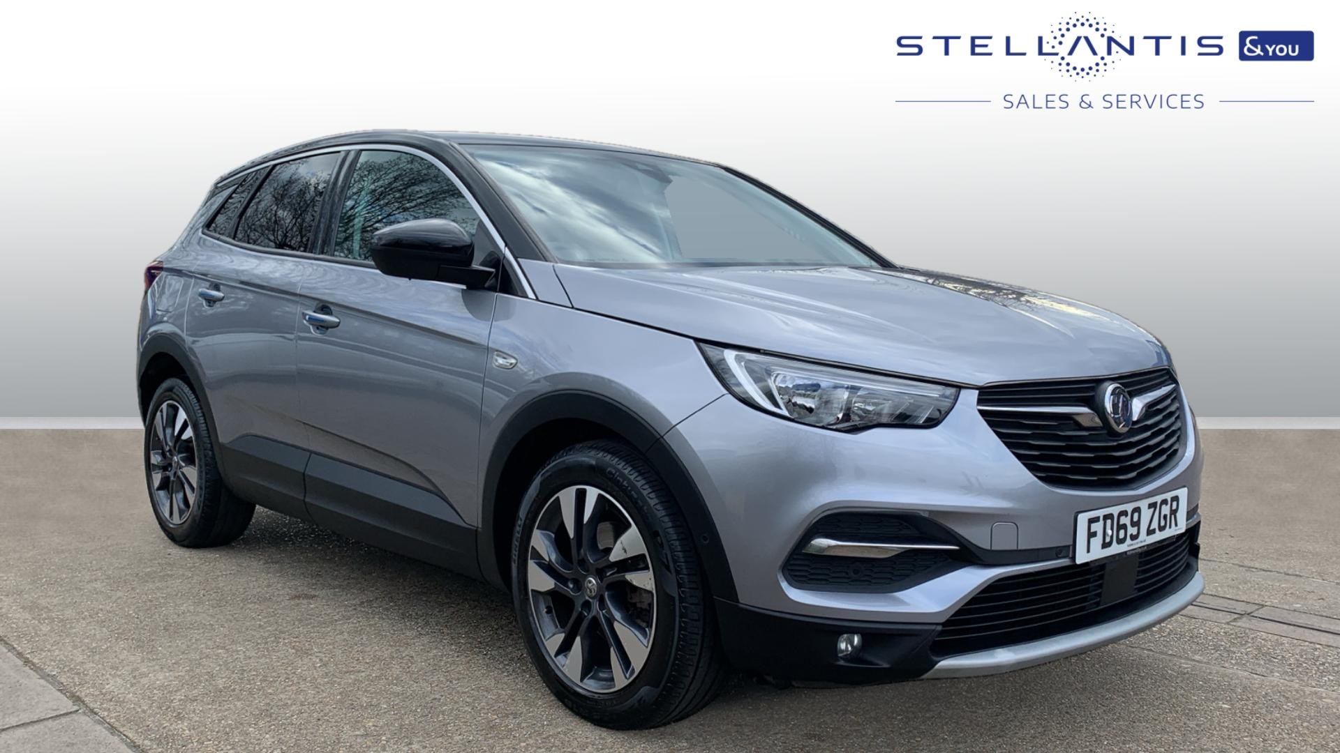 Main listing image - Vauxhall Grandland X